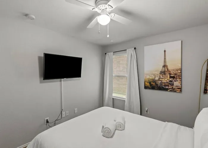 Vakantiehuis Fully Fenced Backyard - Close To Parks & Gardens Fort Worth